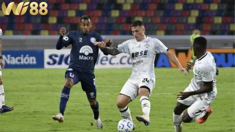 Lịch sử đối đầu giữa hai đội