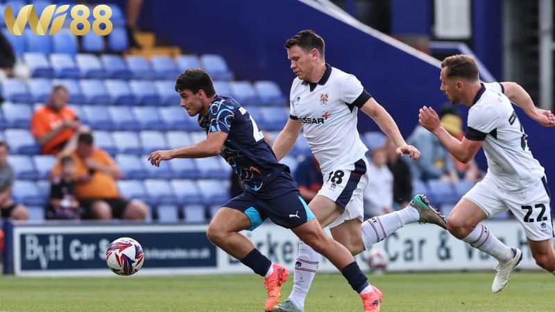 Lịch sử đối đầu giữa hai đội