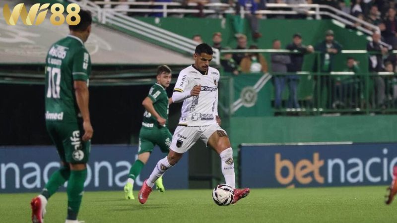 Lịch sử đối đầu giữa hai đội