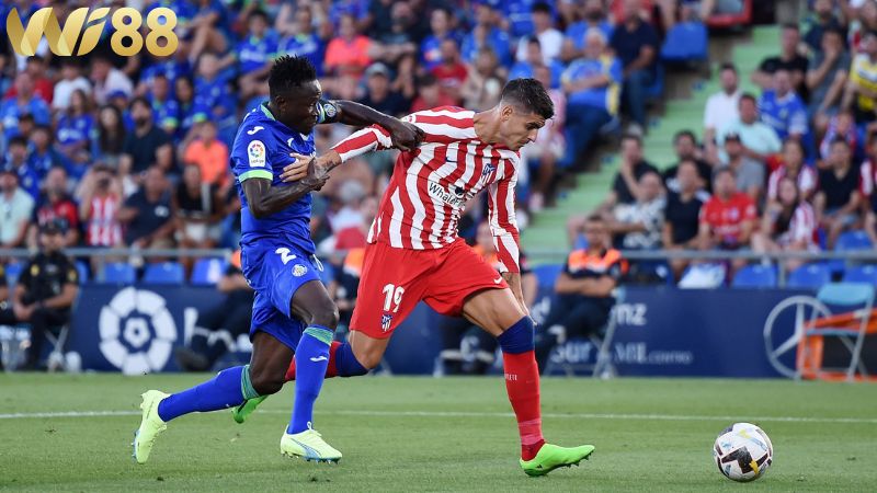 Lịch sử đối đầu giữa hai đội